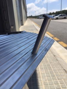 bulon de seguridad para rampas de aluminio