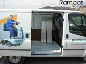 rampas plegables en furgoneta de roiella