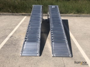 rampa de aluminio apoyadas sobre caballetes 80 cm
