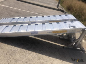 rampa de aluminio perfil en detalle de apoyo sobre caballete 80 cm